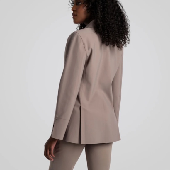 Blazer - Picture 2 of 4